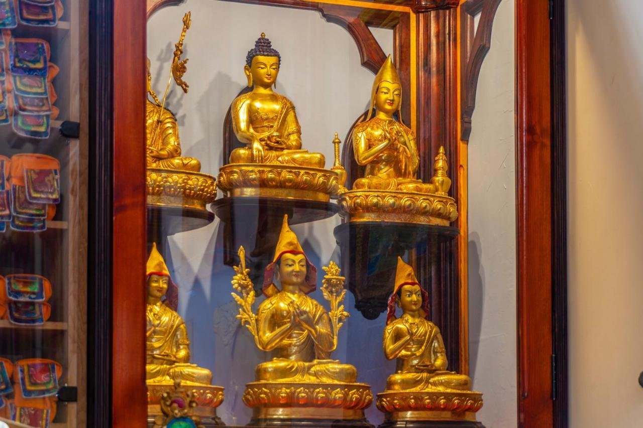 Lotus Guesthouse In Jamyang Buddhist Center Londra